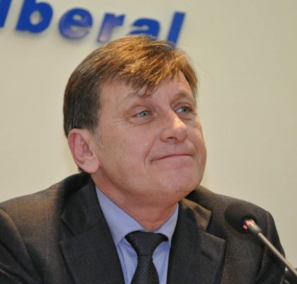 Antonescu: Vom câştiga alegerile. Omul care va reprezenta cu adevărat România va fi premierul